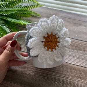Crochet Daisy Flower Mug Wrap Pattern , Easy Beginner Friendly DIY Cup Cozy Project for a Touch of Floral Elegance - Instant Download PDF
