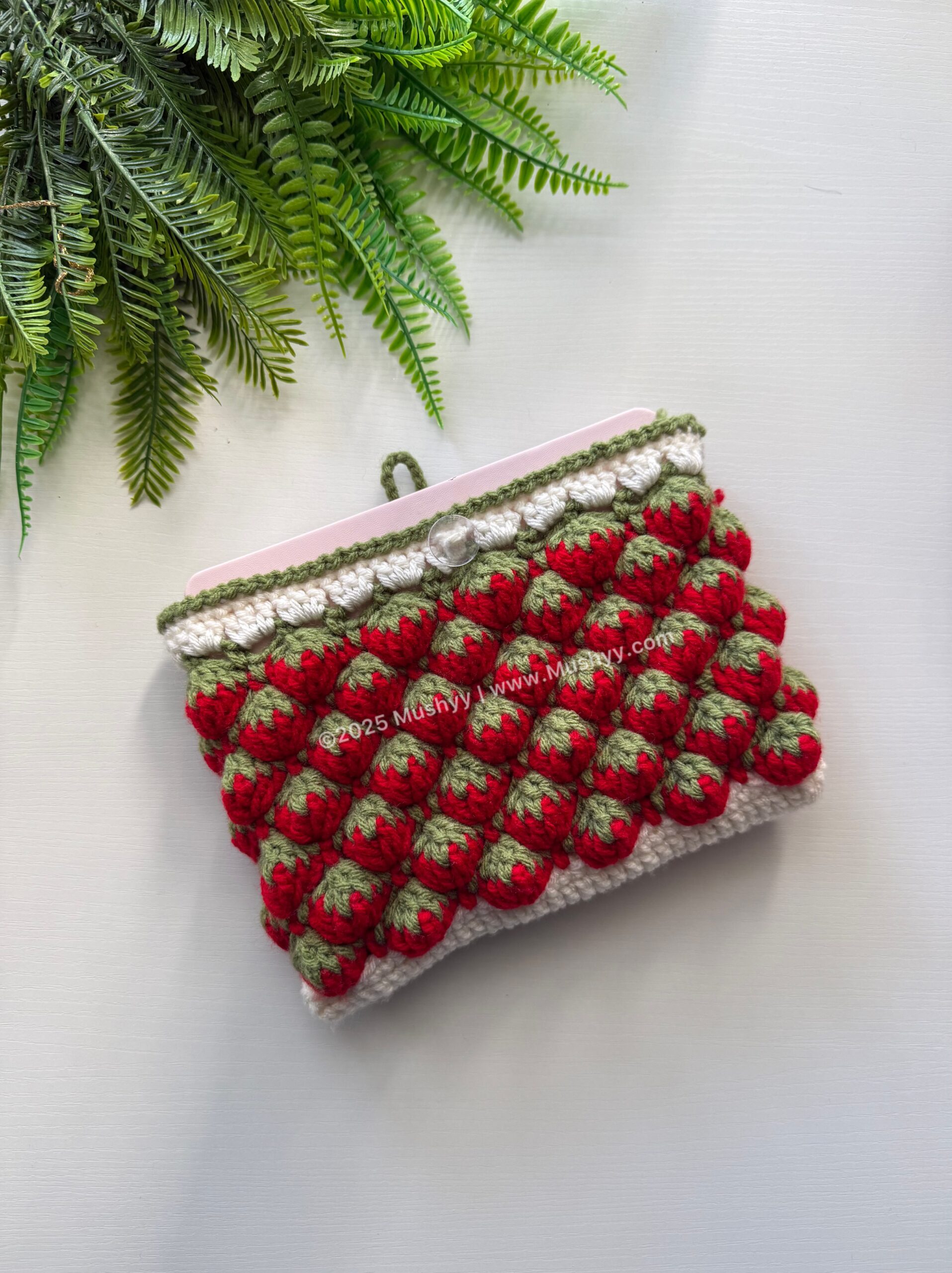 Crochet Strawberry LOVE Book Sleeve Pattern - Image 2