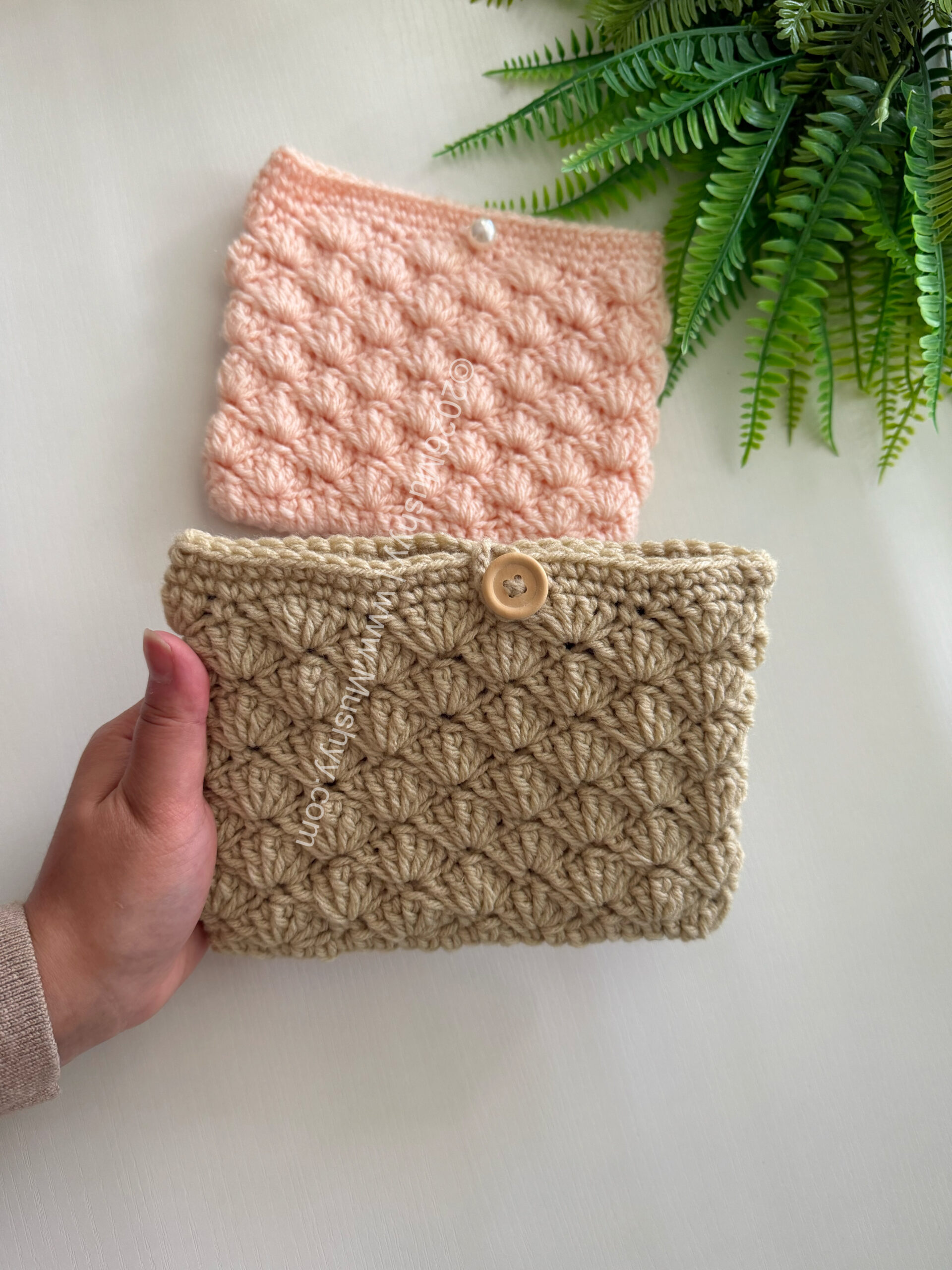 Soft Shells Crochet Book /Kindle/iPad Sleeve Pattern - Image 3