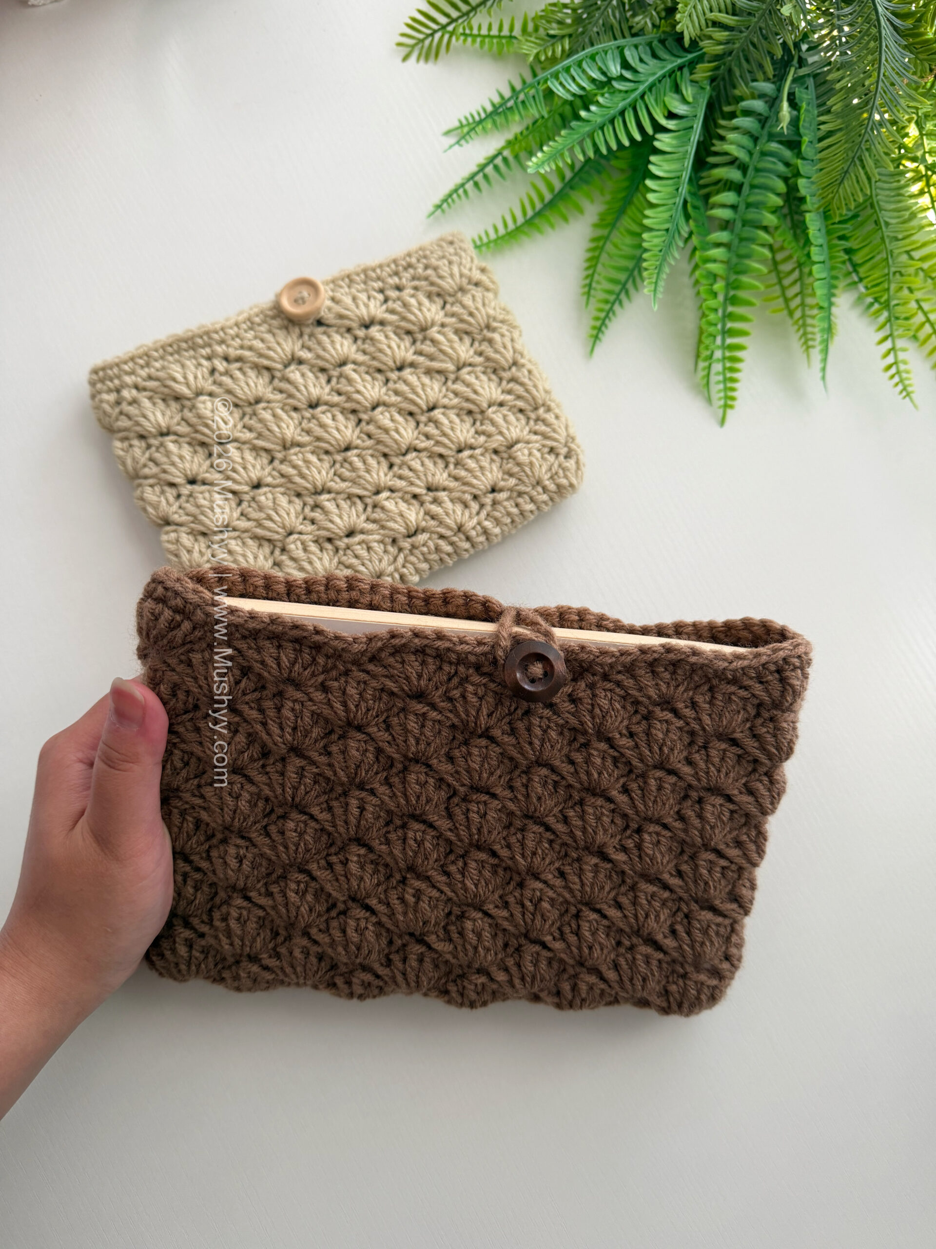 Soft Shells Crochet Book /Kindle/iPad Sleeve Pattern - Image 5
