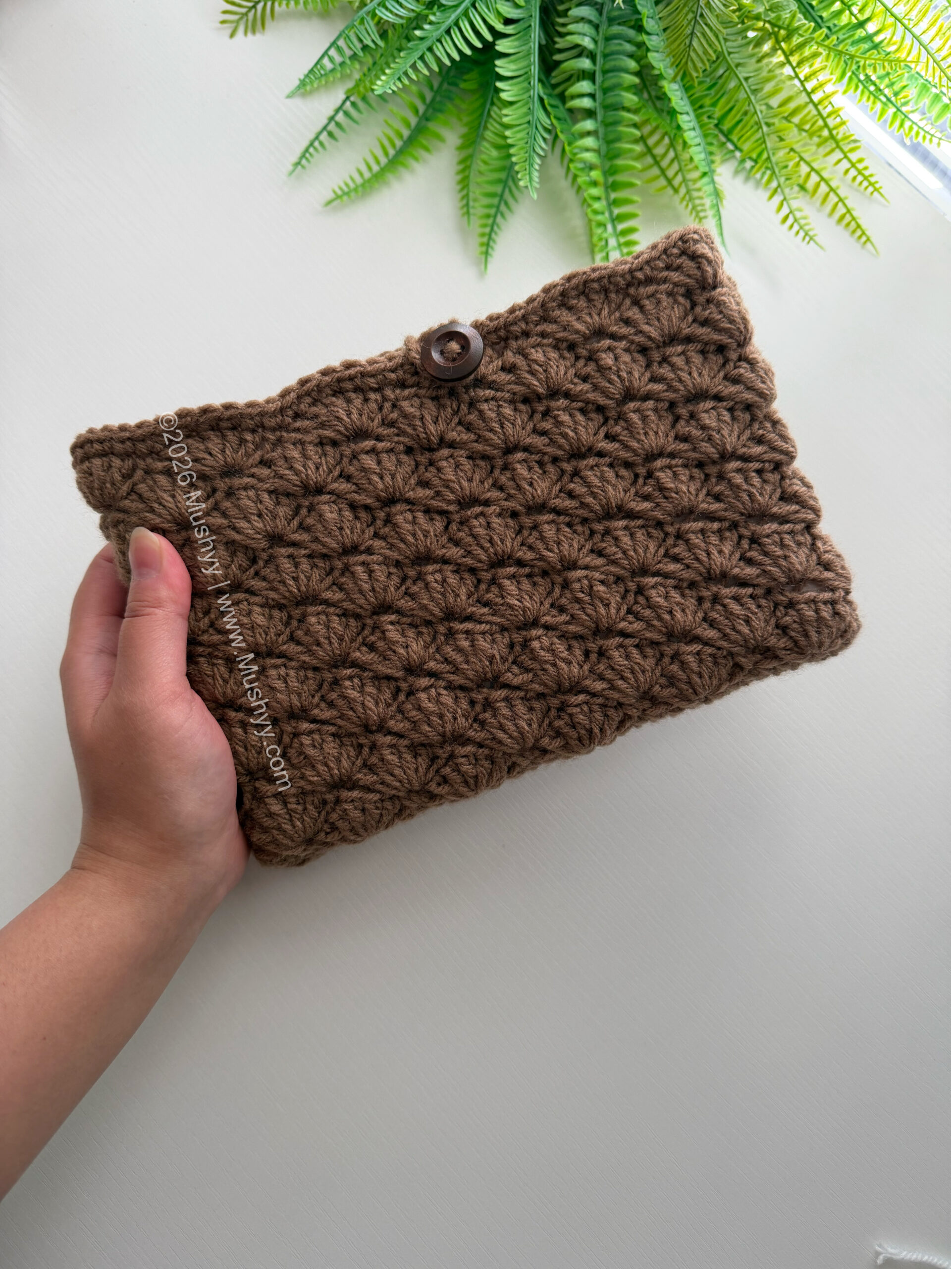 Soft Shells Crochet Book /Kindle/iPad Sleeve Pattern - Image 6