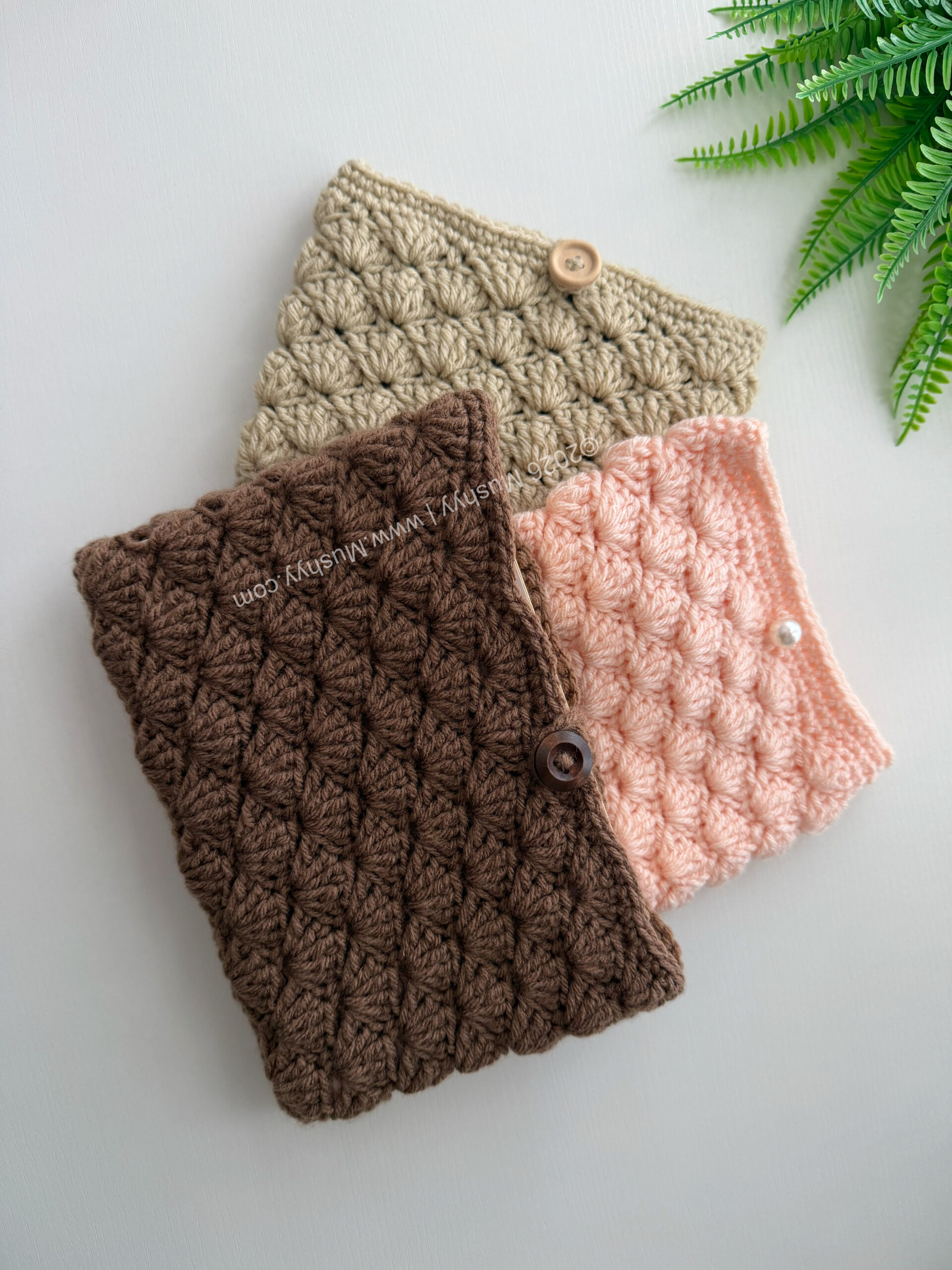 Soft Shells Crochet Book /Kindle/iPad Sleeve Pattern - Image 7