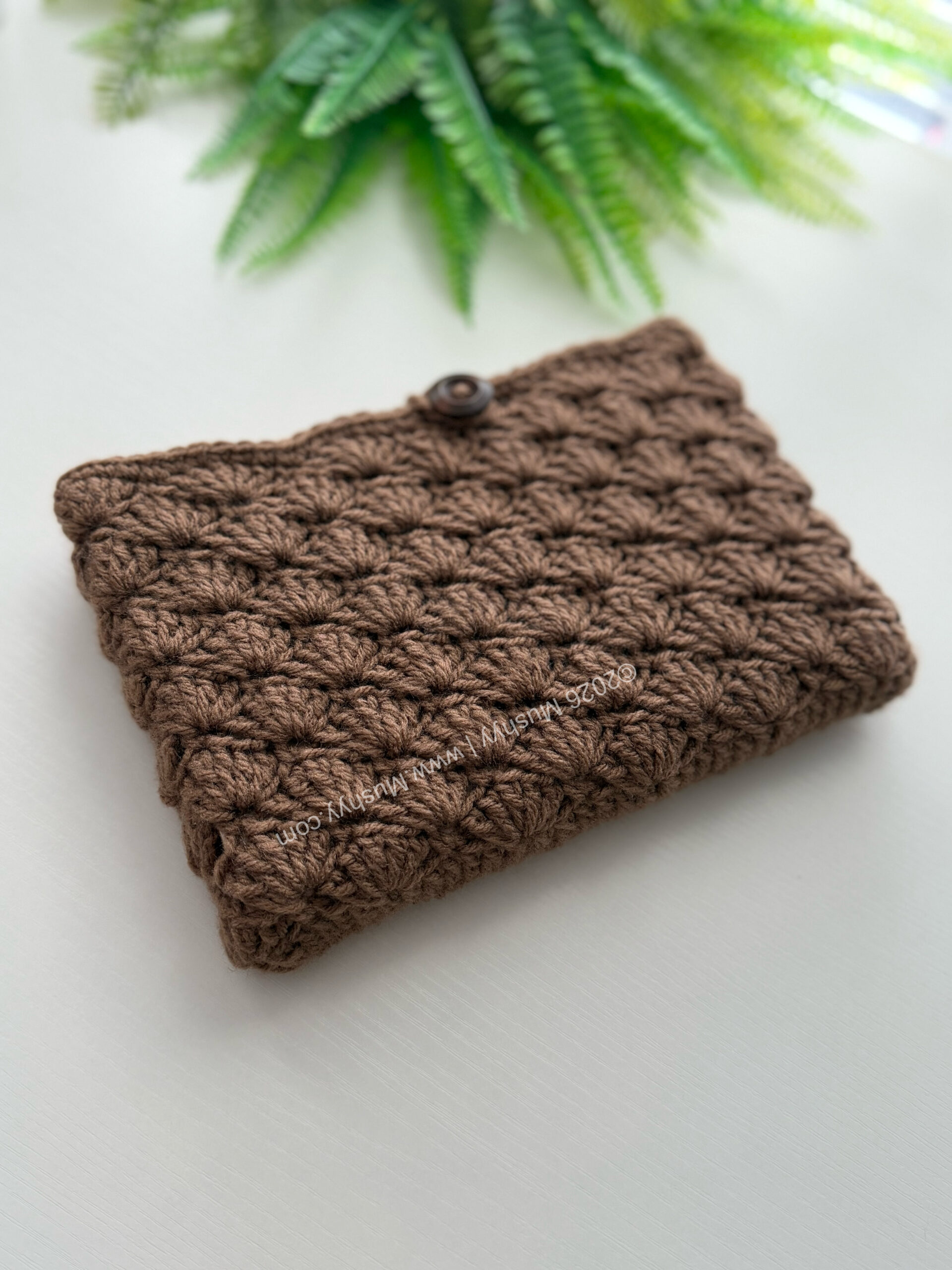 Soft Shells Crochet Book /Kindle/iPad Sleeve Pattern - Image 8