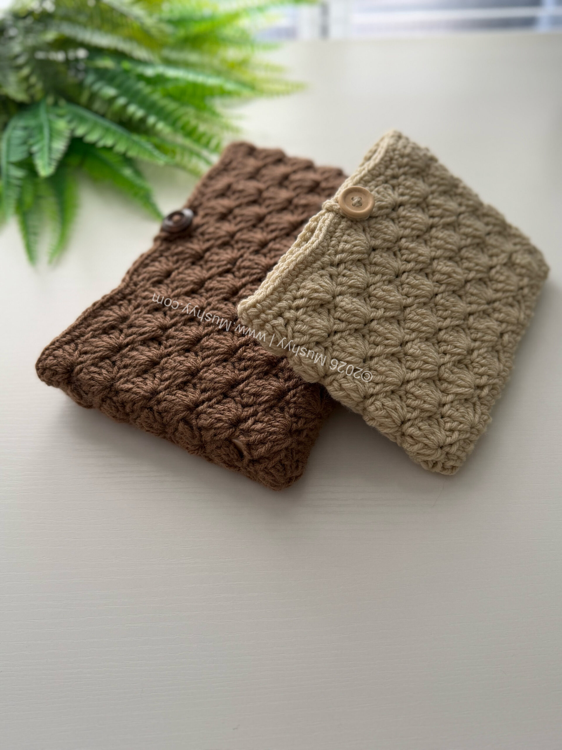 Soft Shells Crochet Book /Kindle/iPad Sleeve Pattern - Image 9