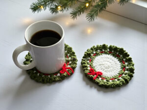 Merry Christmas Wreath Crochet Coaster Pattern PDF, Holiday Mug Rug Crochet Pattern, Christmas Coaster, DIY Table Decor, Instant Download