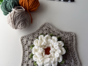 Blooming Peony Floral Hexagon  Crochet Pattern by Mushyy